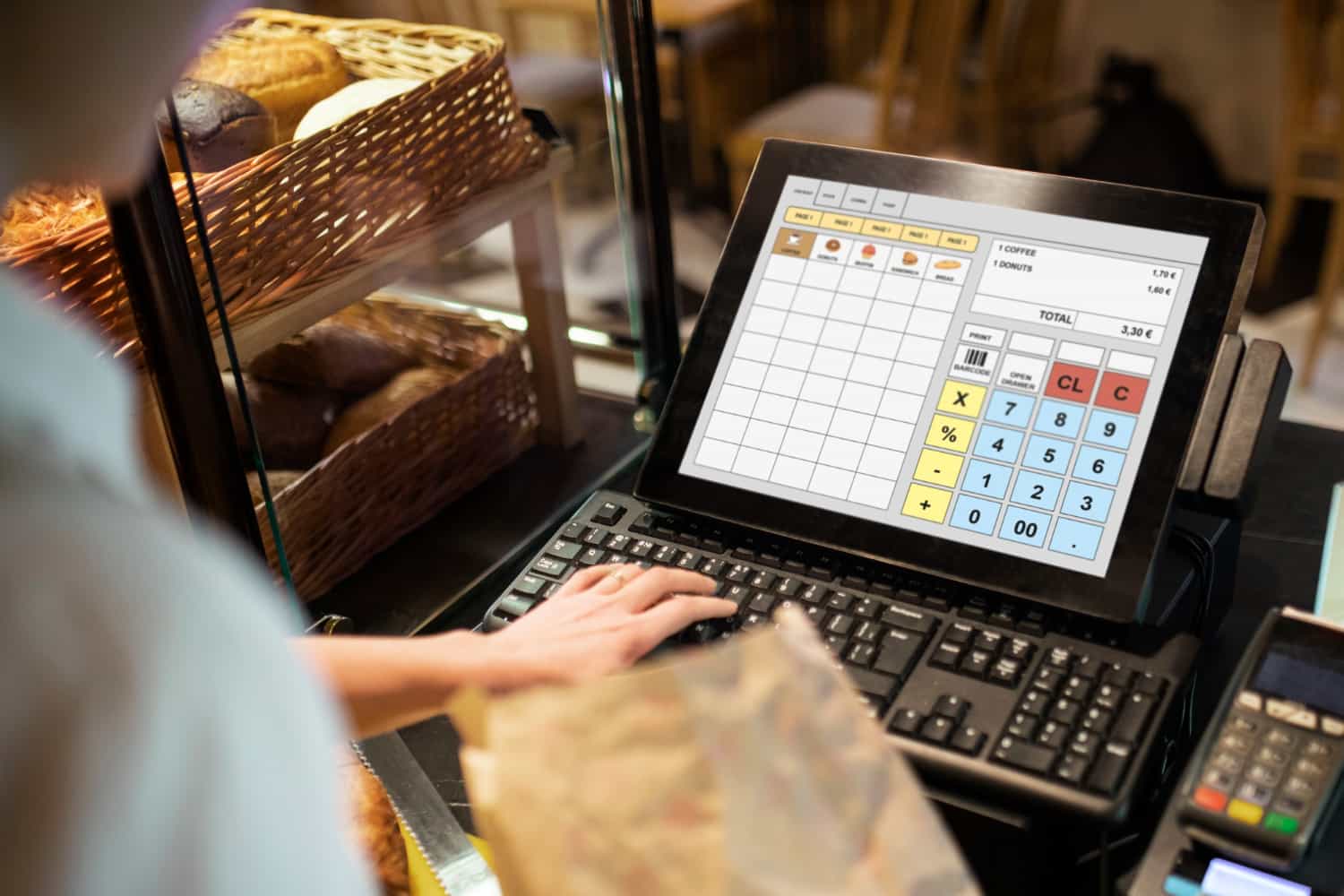 POS system setup Image by Freepik